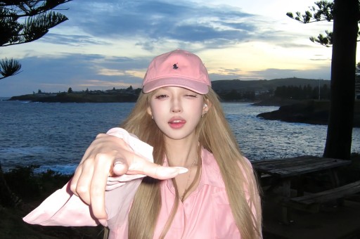 于正和朋友庆祝48岁生日董璇、古力娜扎等明星也在场